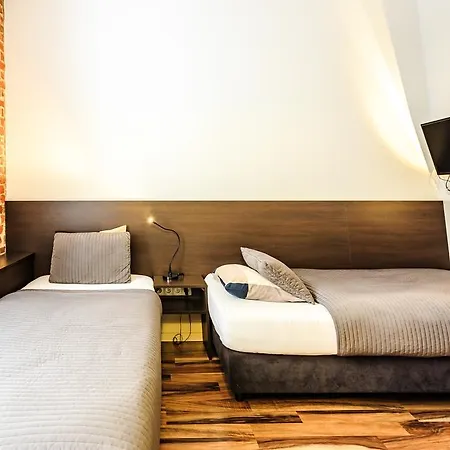 Hostel St. Dorothys - *